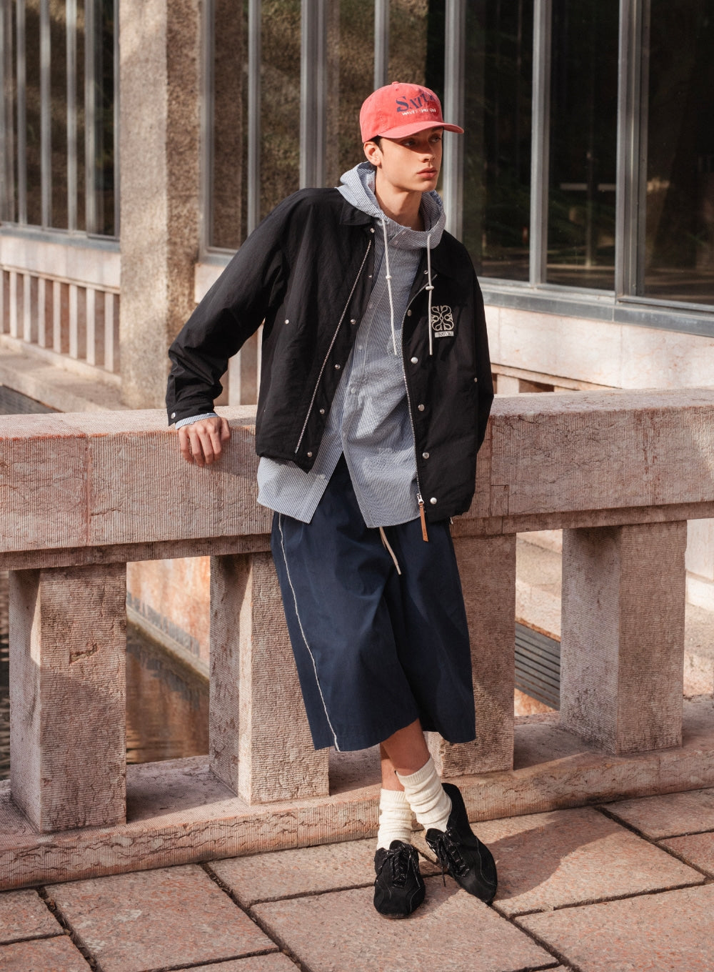 Satur Side Tuck Curved Bermuda Pants - Navy
