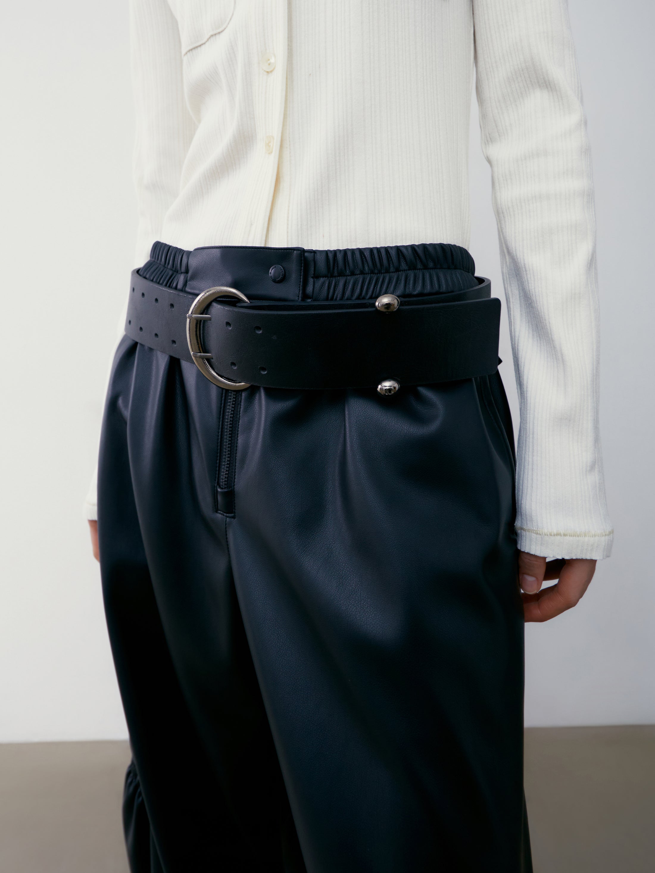 [low_classic] DOUBLE BELL LEATHER BELT
BLACK