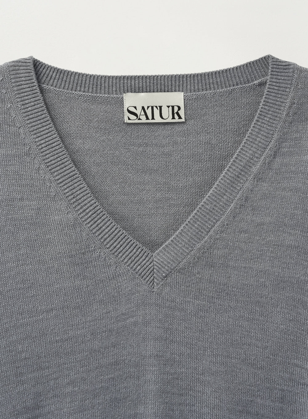 [satur] (W) V-Neck Fine Wool Knit - Melange Gray