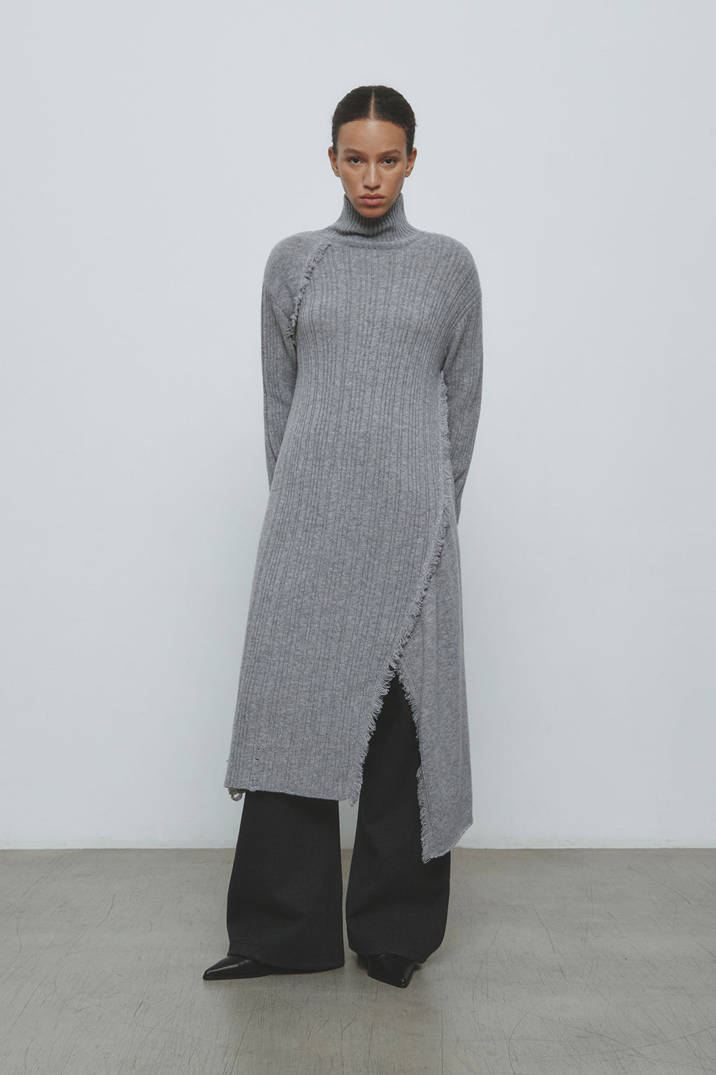 [matinkim] Unbalance Fringe Knit Dress IN Grey