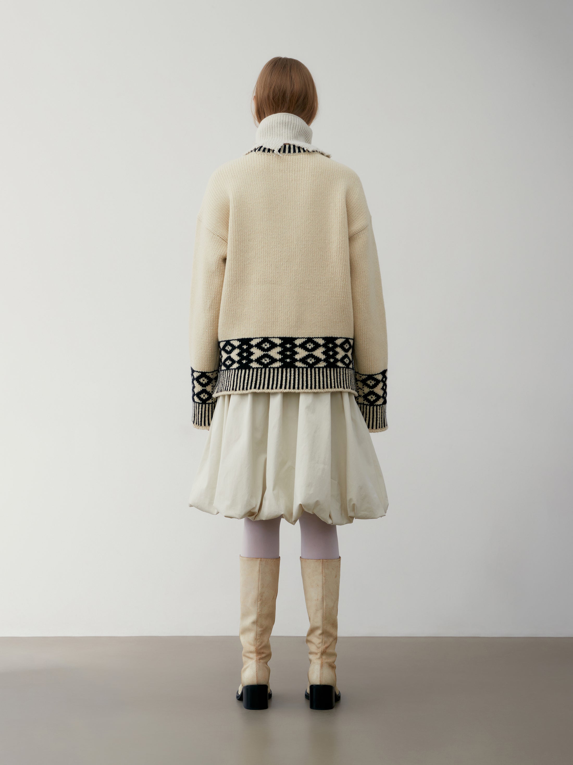 [low_classic] JACQUARD KNIT SWEATER
IVORY