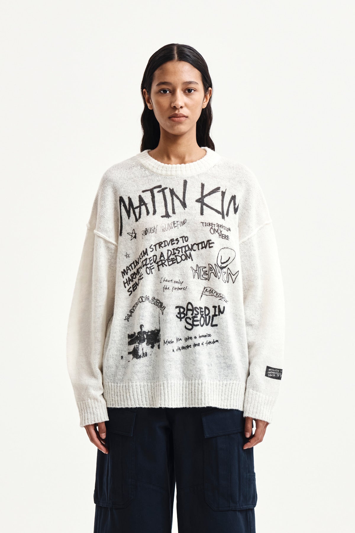 [matinkim] GRAFFITI ARTWORK KNIT PULLOVER IN IVORY