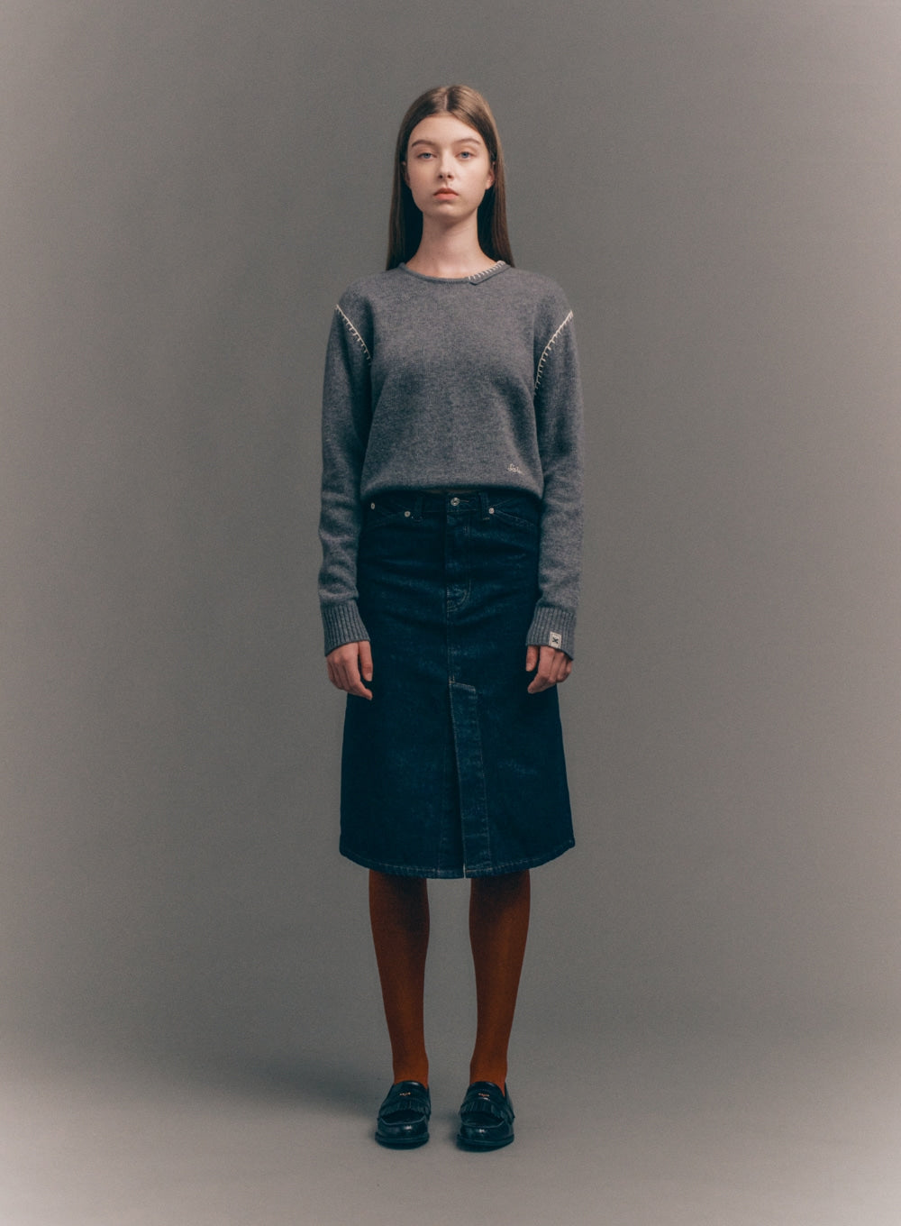 [satur] (W) Contrast Stitch Semi Crop Knit - Charcoal