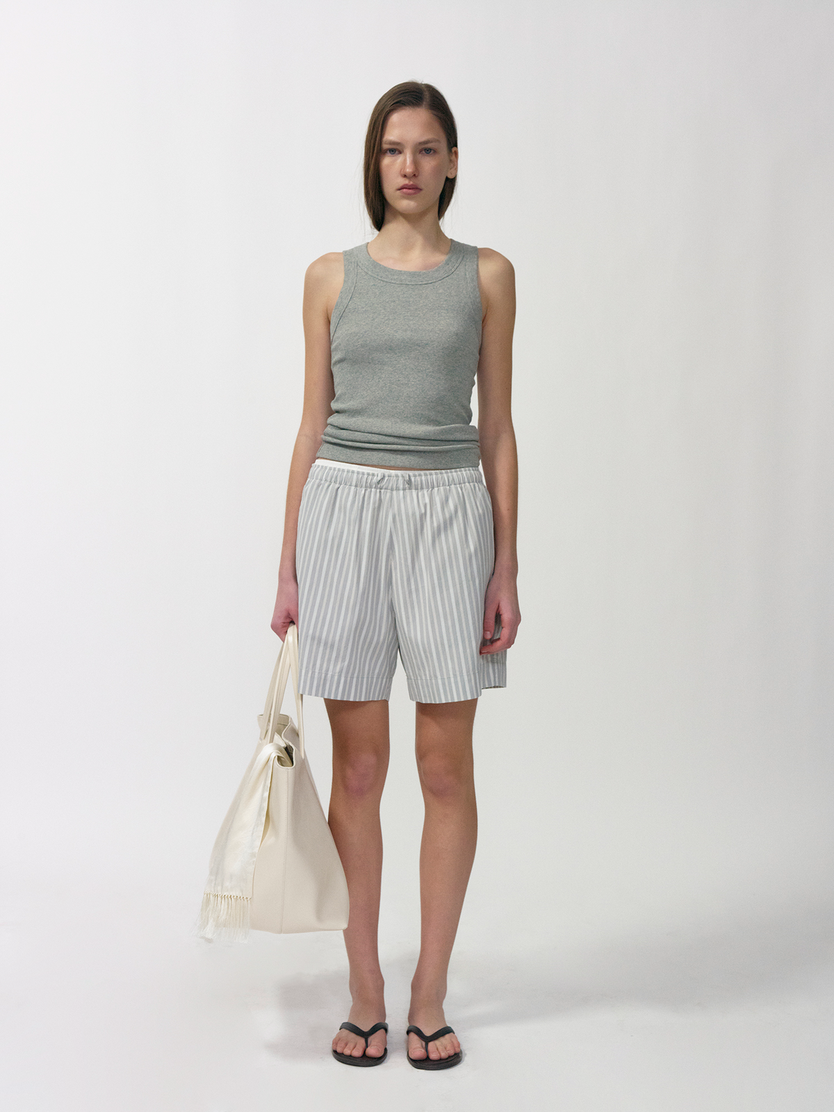 Nothing Written Yaphi short pants (Gray stripe)