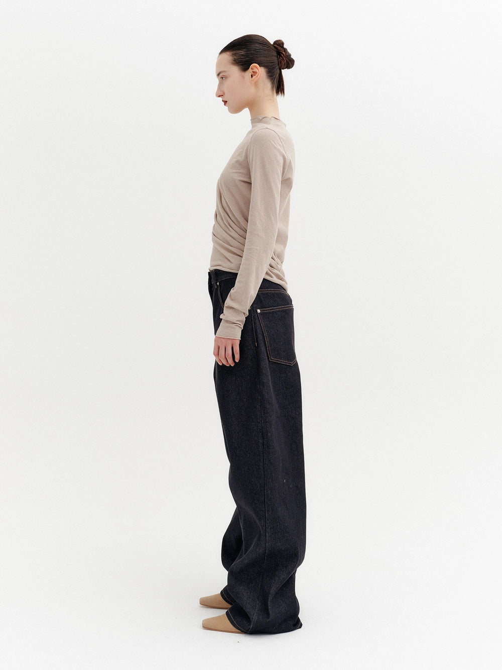 EENK Asymmetrical Twist Long-Sleeve T-shirt - Beige