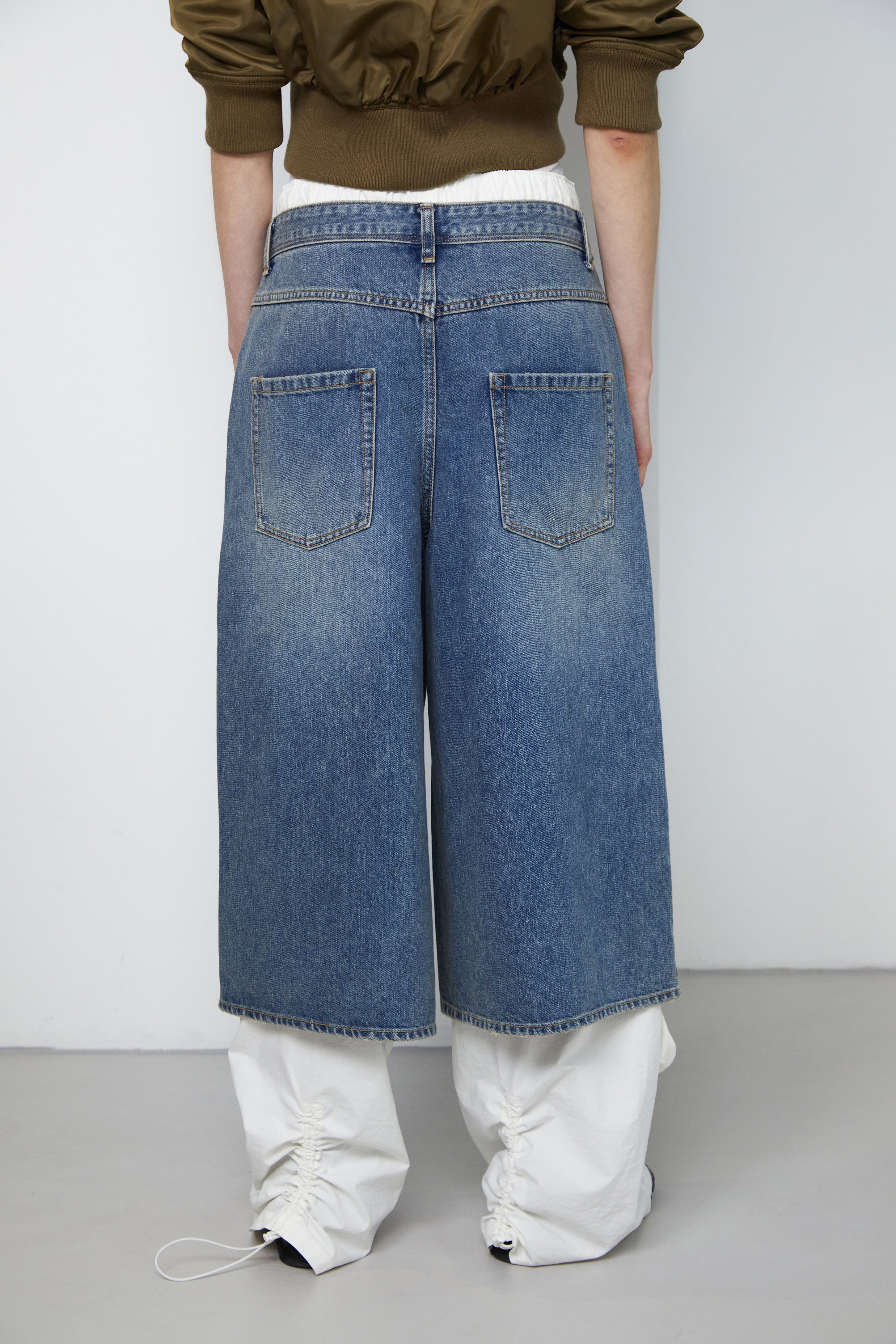 [low_classic] DENIM BERMUDA PANTS
BLUE