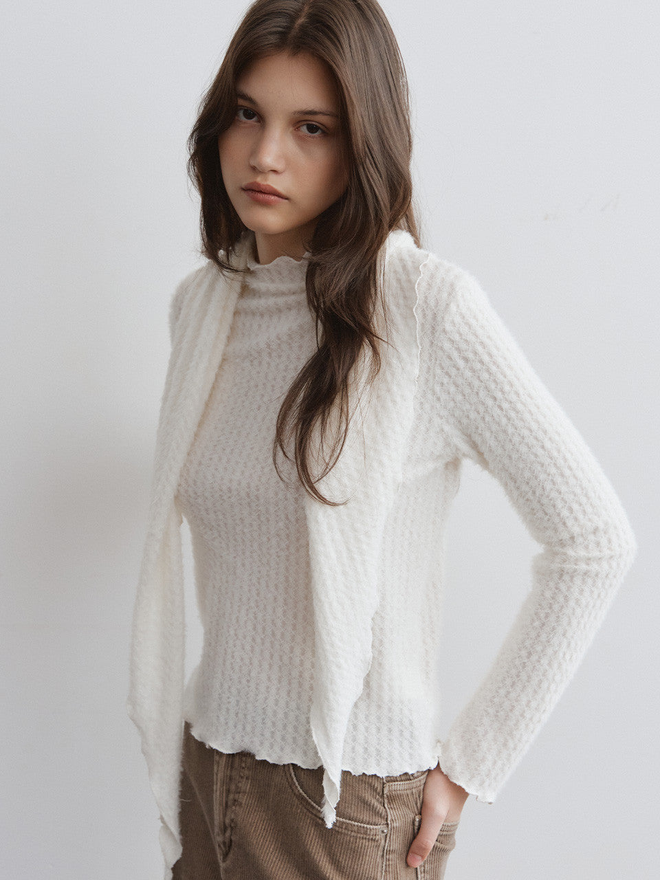 Tillidie Hairy mockneck scarf tee Ivory