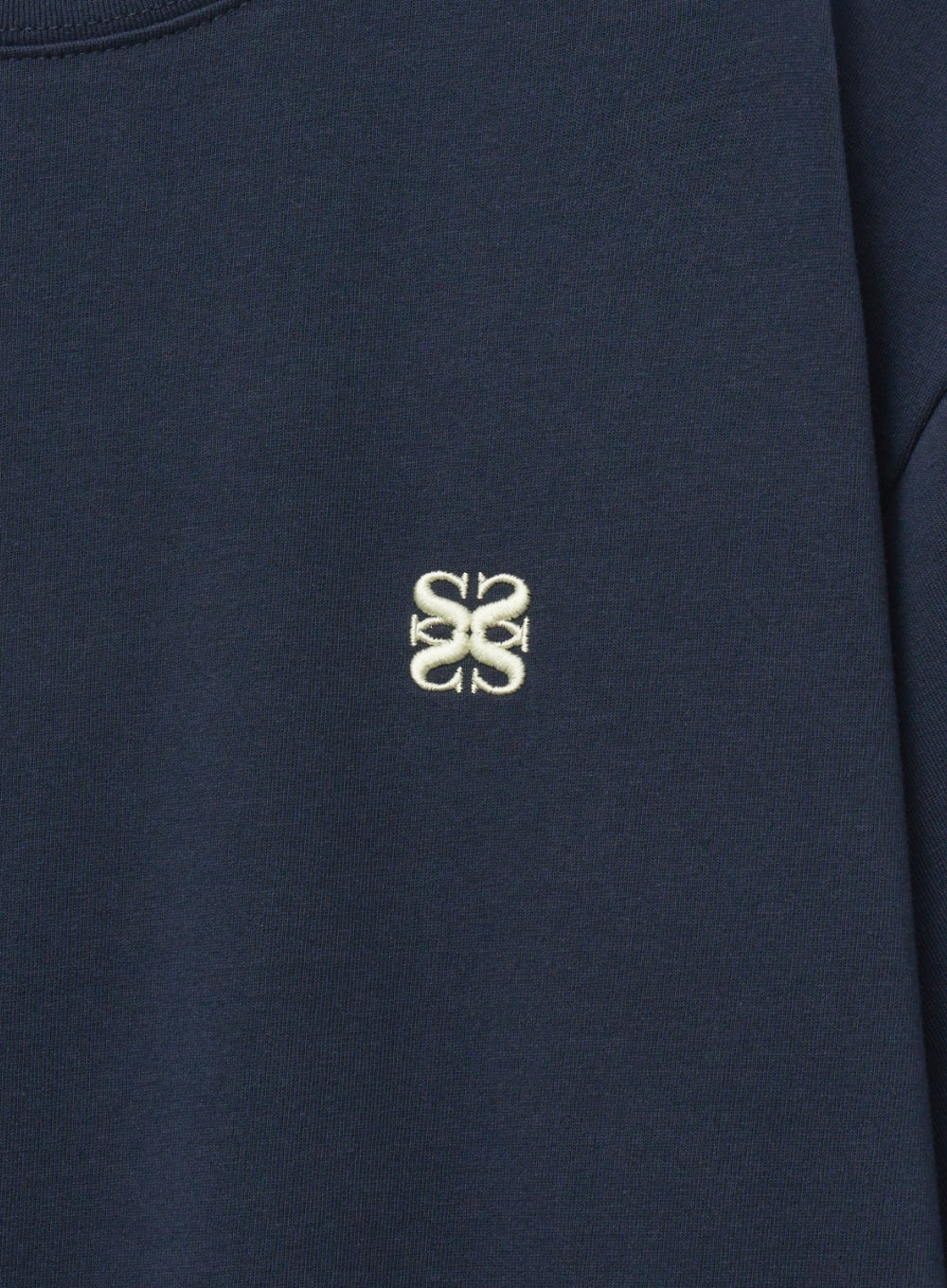 [satur] (W) Classic Small Logo T-Shirt - Navy