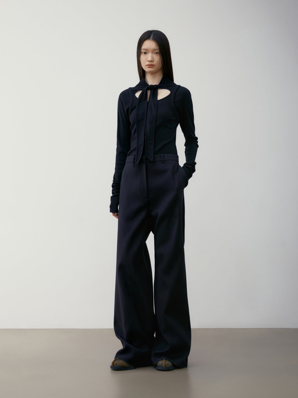 [low_classic] SCARF JERSEY TOP
BLACK