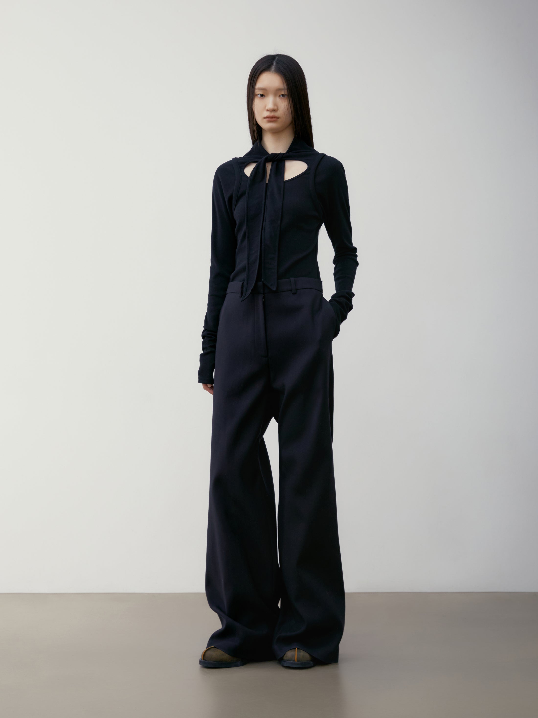 [low_classic] SCARF JERSEY TOP
BLACK