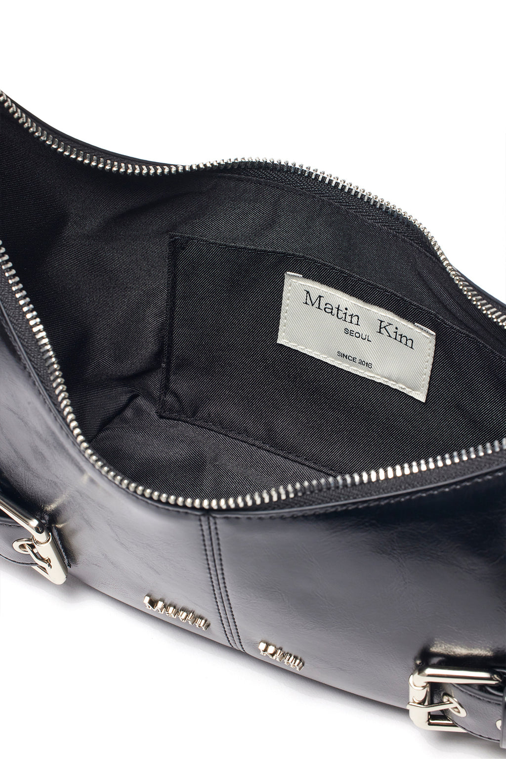 [matinkim] BELTED SHOULDER BAG IN BLACK