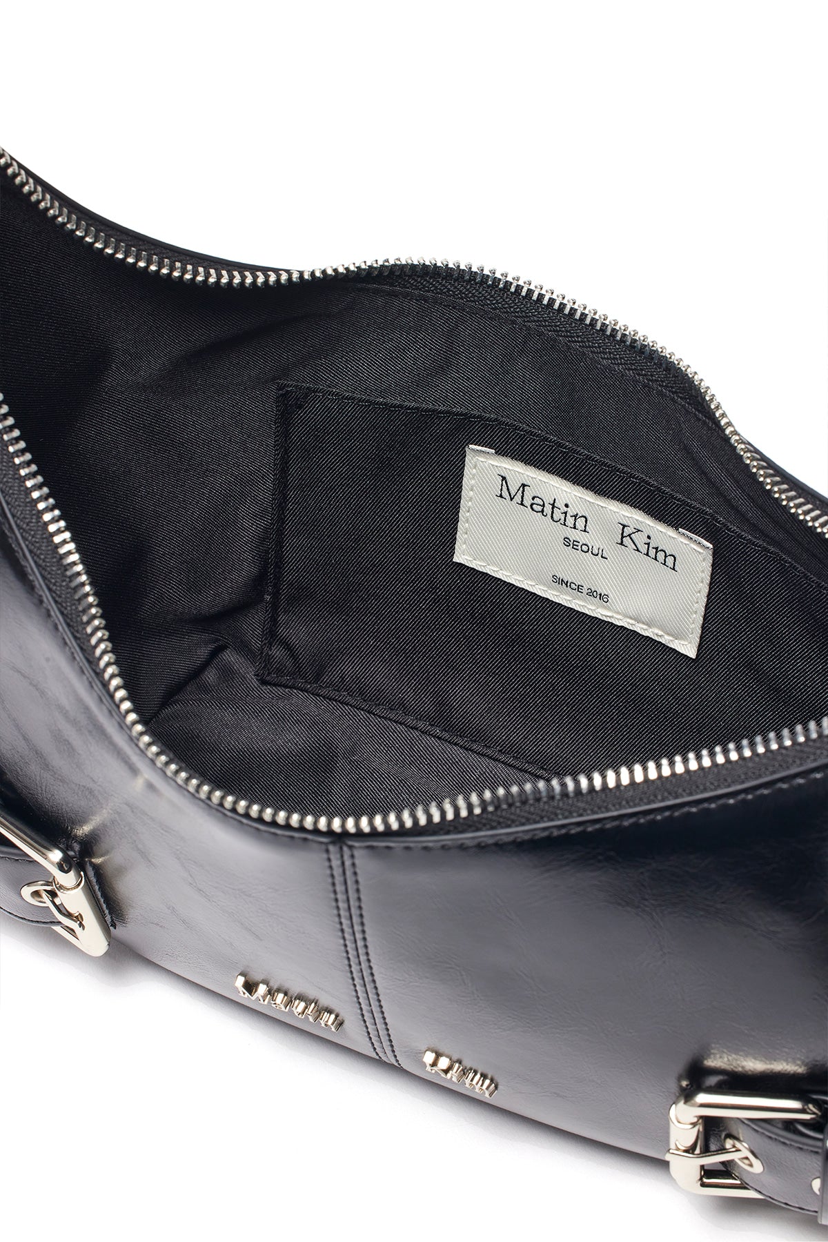 [matinkim] BELTED SHOULDER BAG IN BLACK