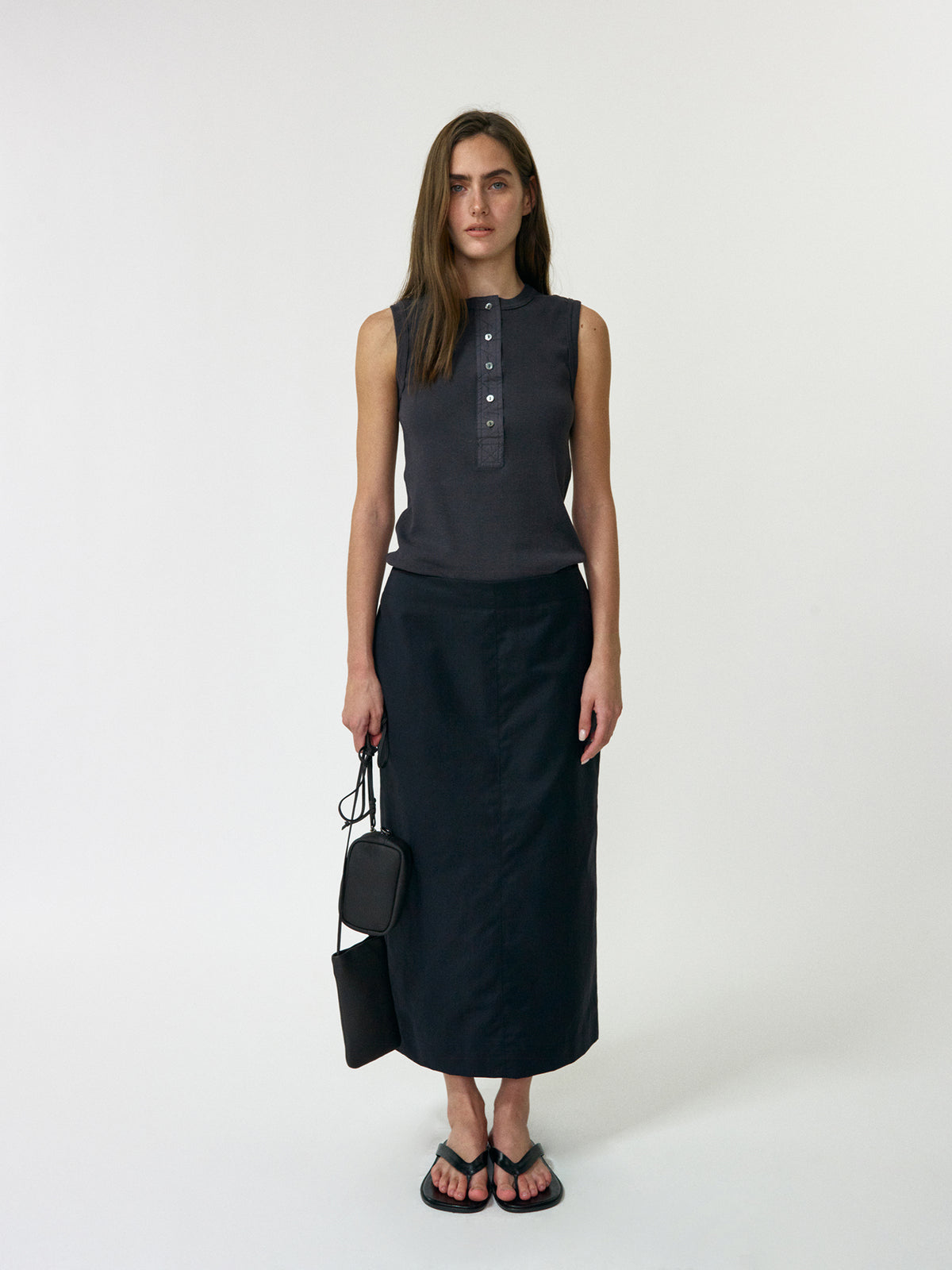 Nothing Written Tina henry neck sleeveless (Washed black)