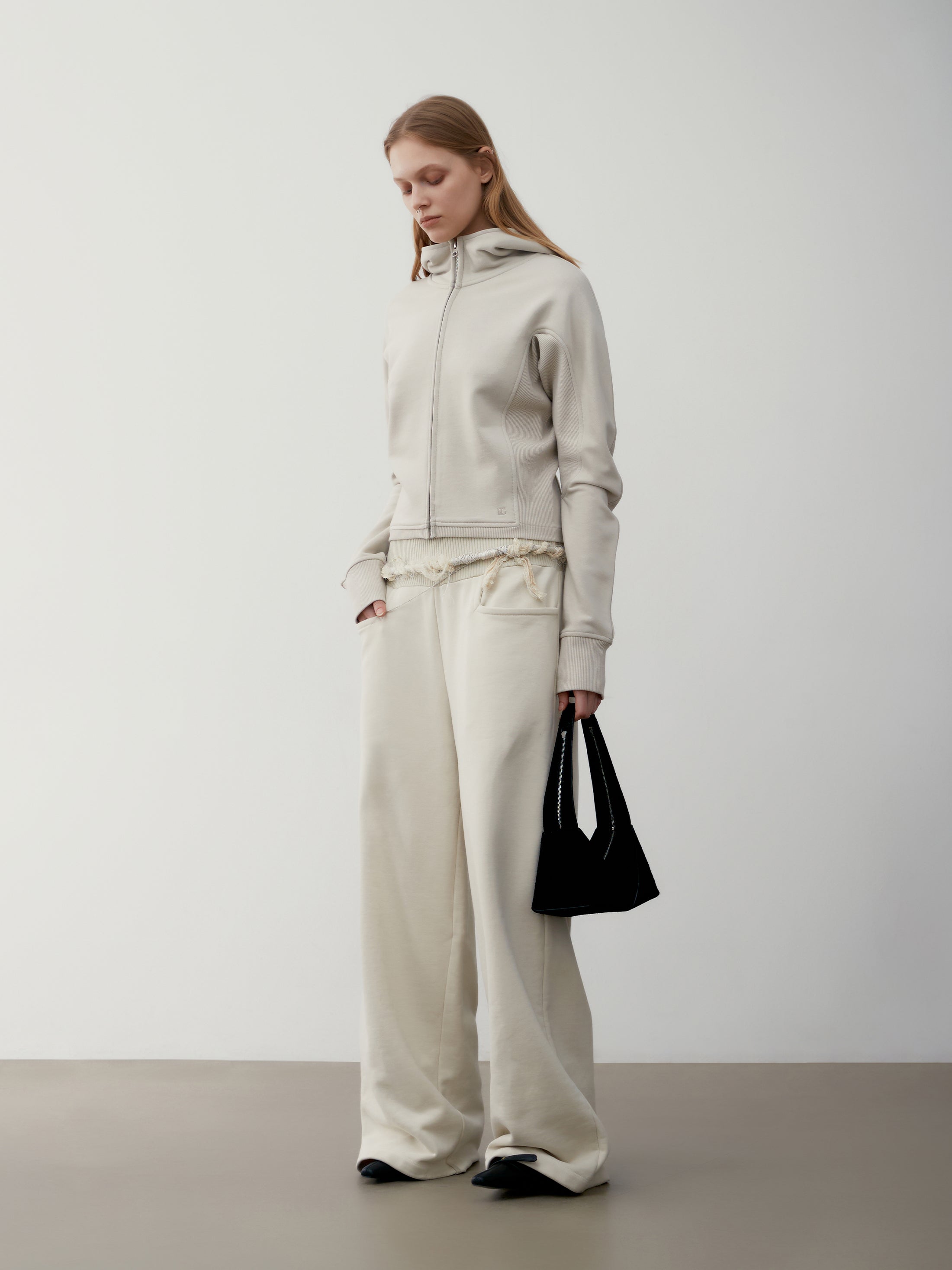 [low_classic] SIDE RIB ZIP-UP HOODIE
BEIGE