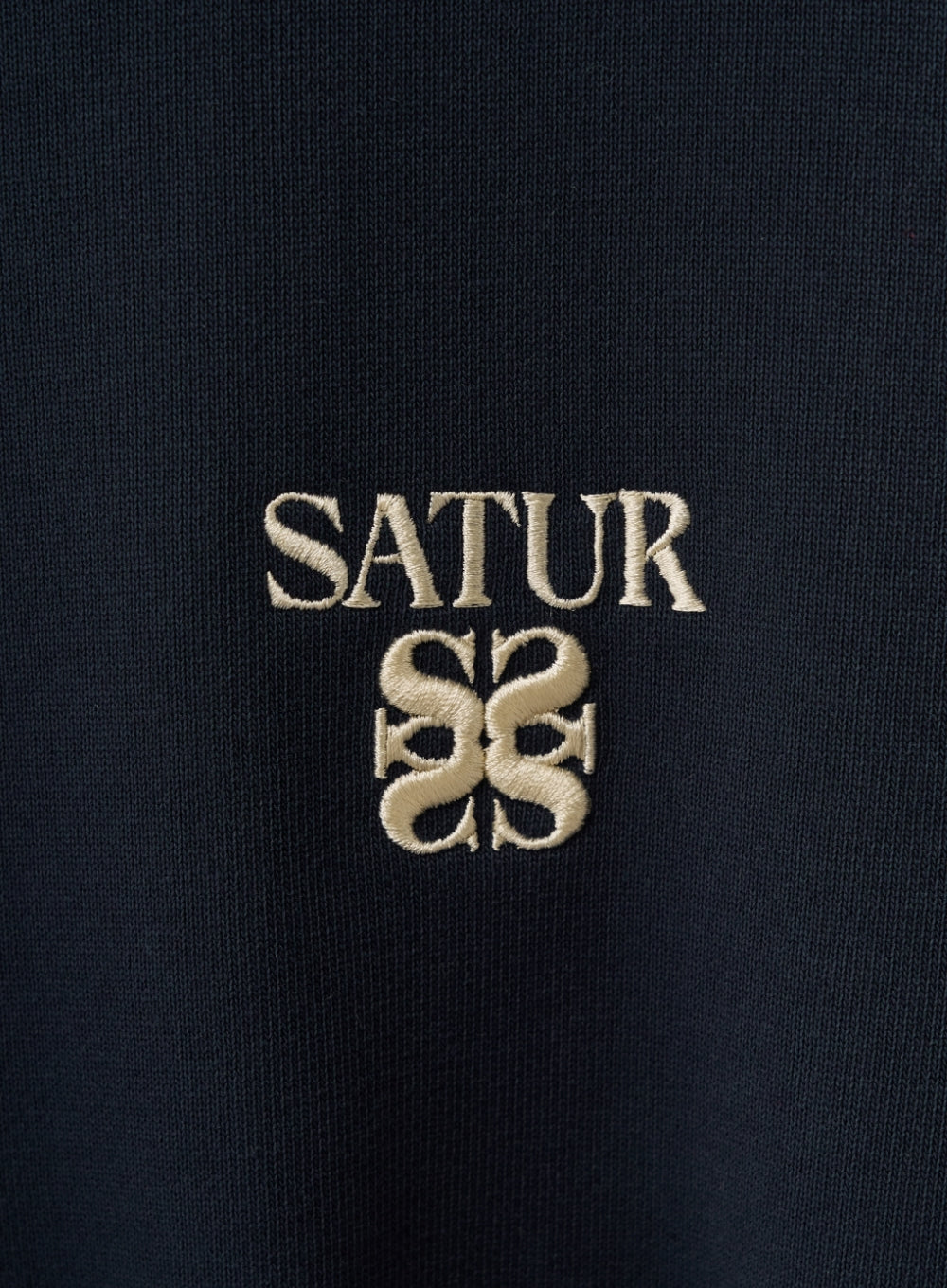 [satur] Loren Small Logo Basic Sweatshirt - Navy