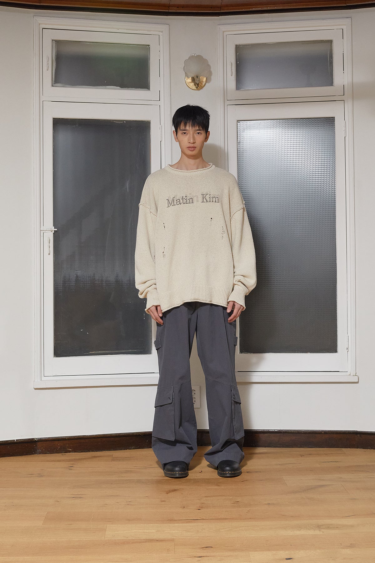 [matinkim] CRACK LOGO VINTAGE KNIT PULLOVER FOR MEN IN BEIGE