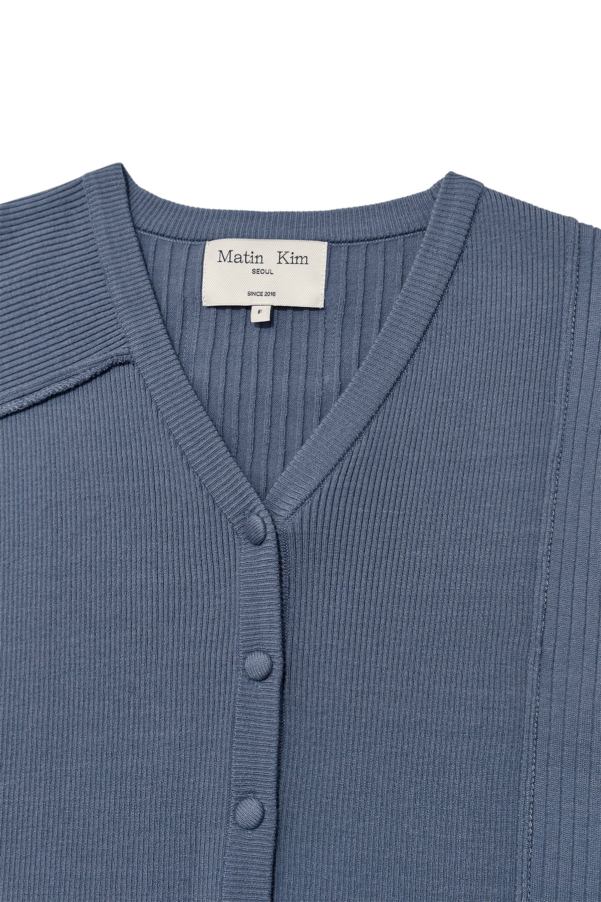 [matinkim] UNBALANCE CUT LINE BUTTON CARDIGAN IN SMOKE BLUE