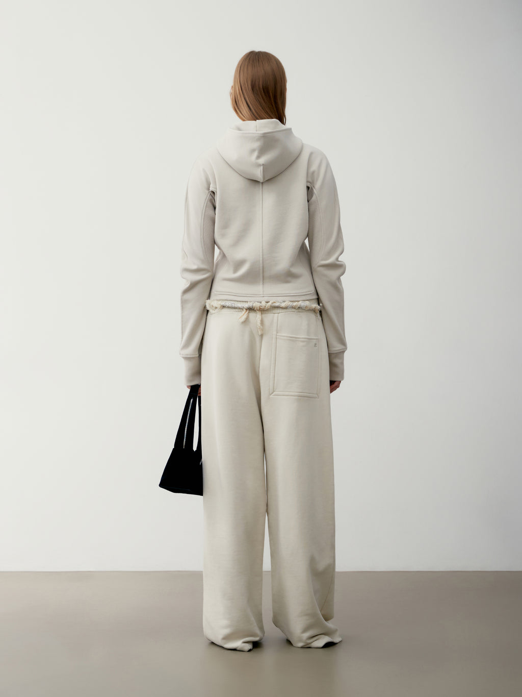 [low_classic] SIDE RIB ZIP-UP HOODIE
BEIGE