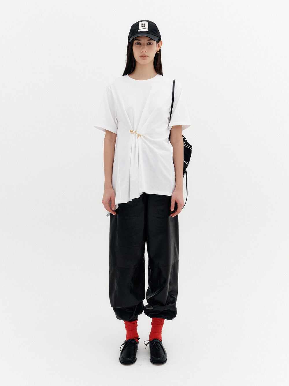 EENK Front Rose Brooch T-shirt - White