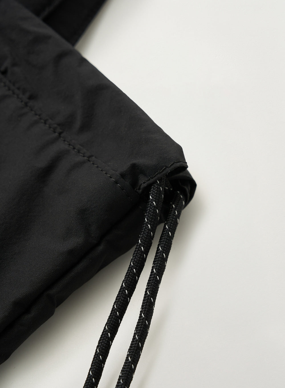 [satur] Solid Draw String Bag - Black