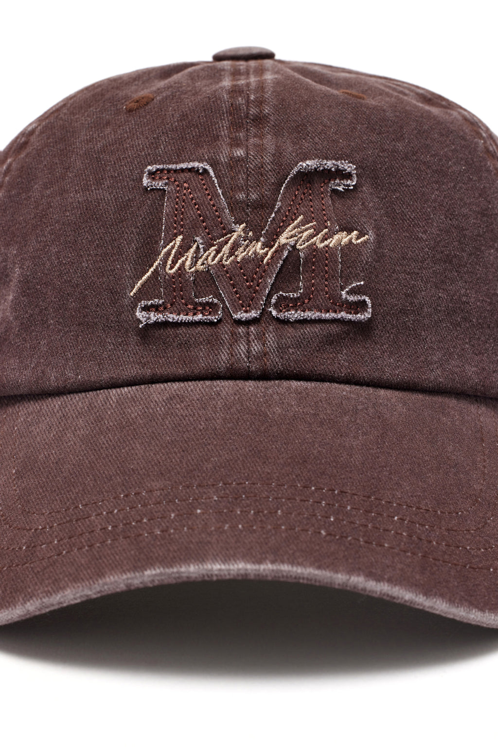 [matinkim] MATIN CURSIVE BALL CAP IN BROWN