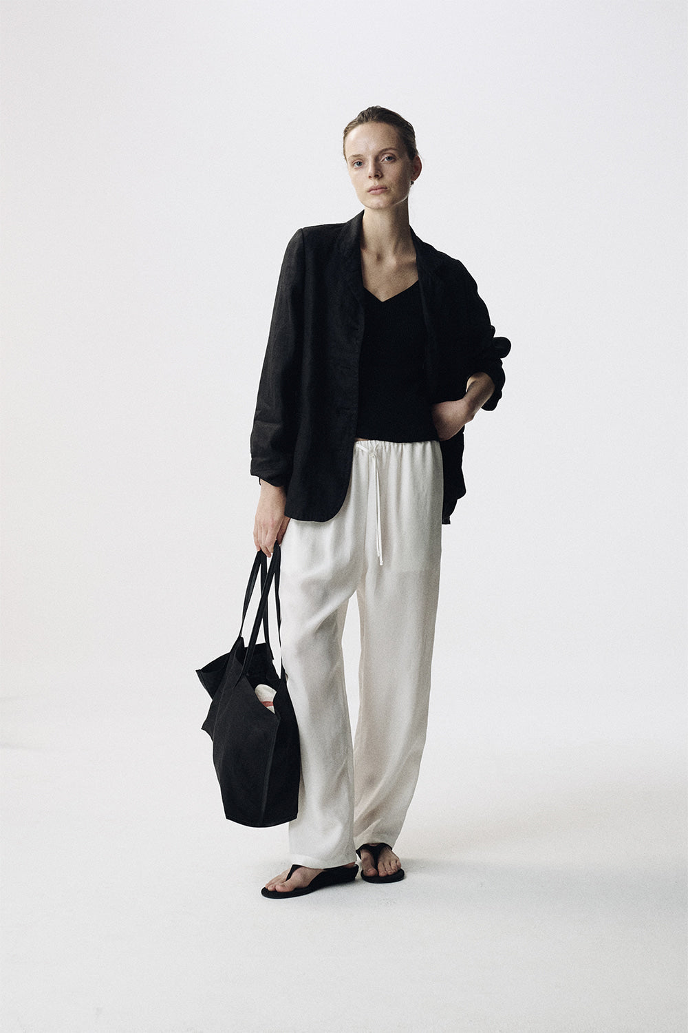 Nothing Written Biscuit shoulder bag (Black)