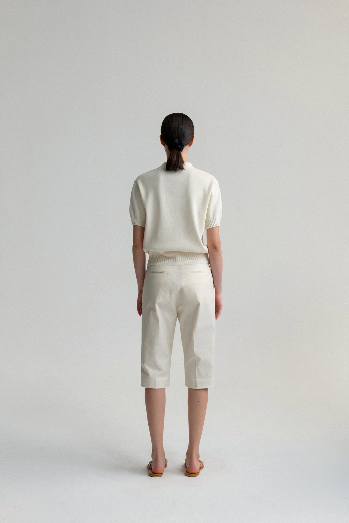 Nothing Written Slim fit bermuda pants (Light beige)