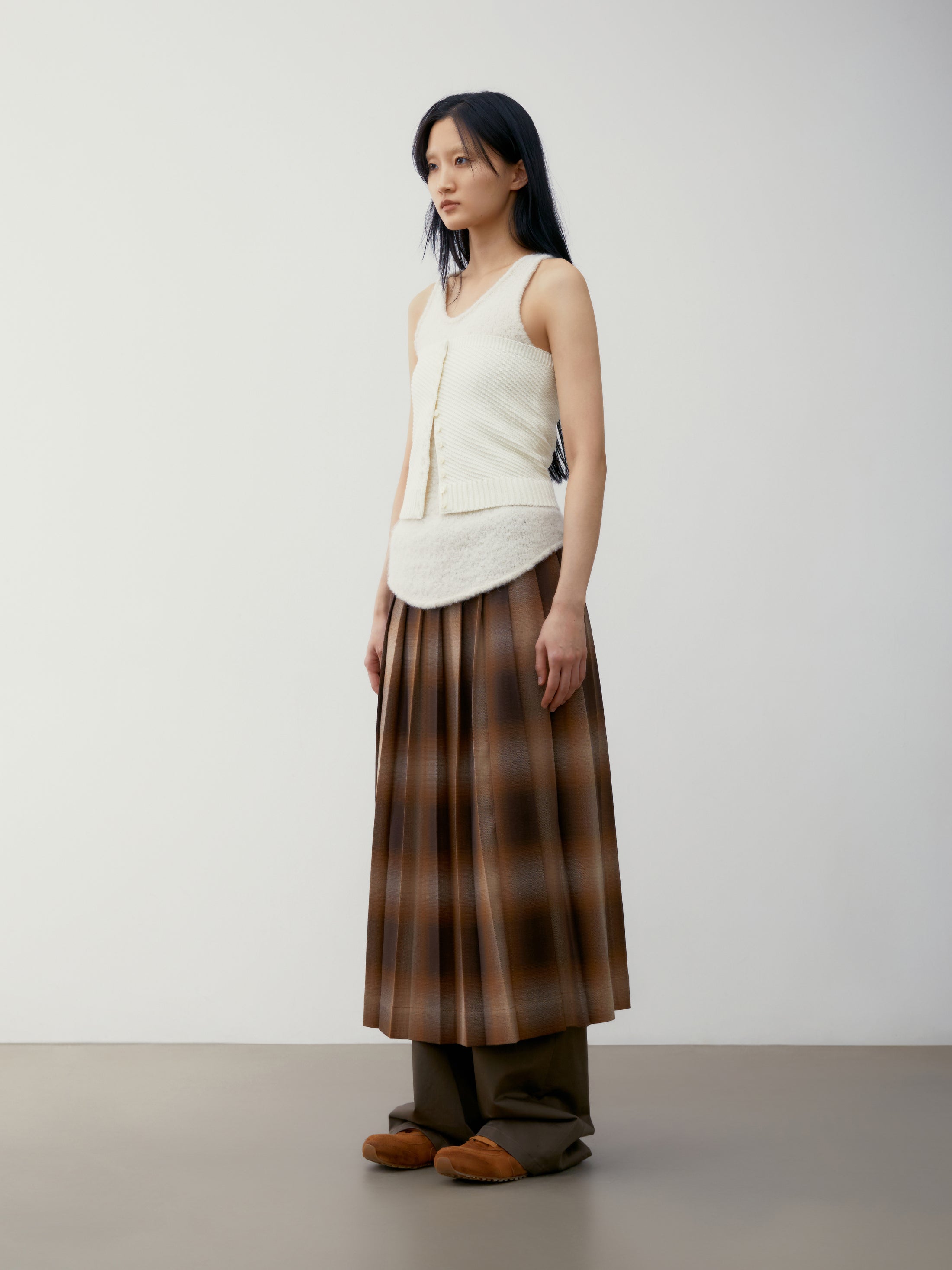 [low_classic] DIAGONAL BUTTON UP BUSTIER
IVORY