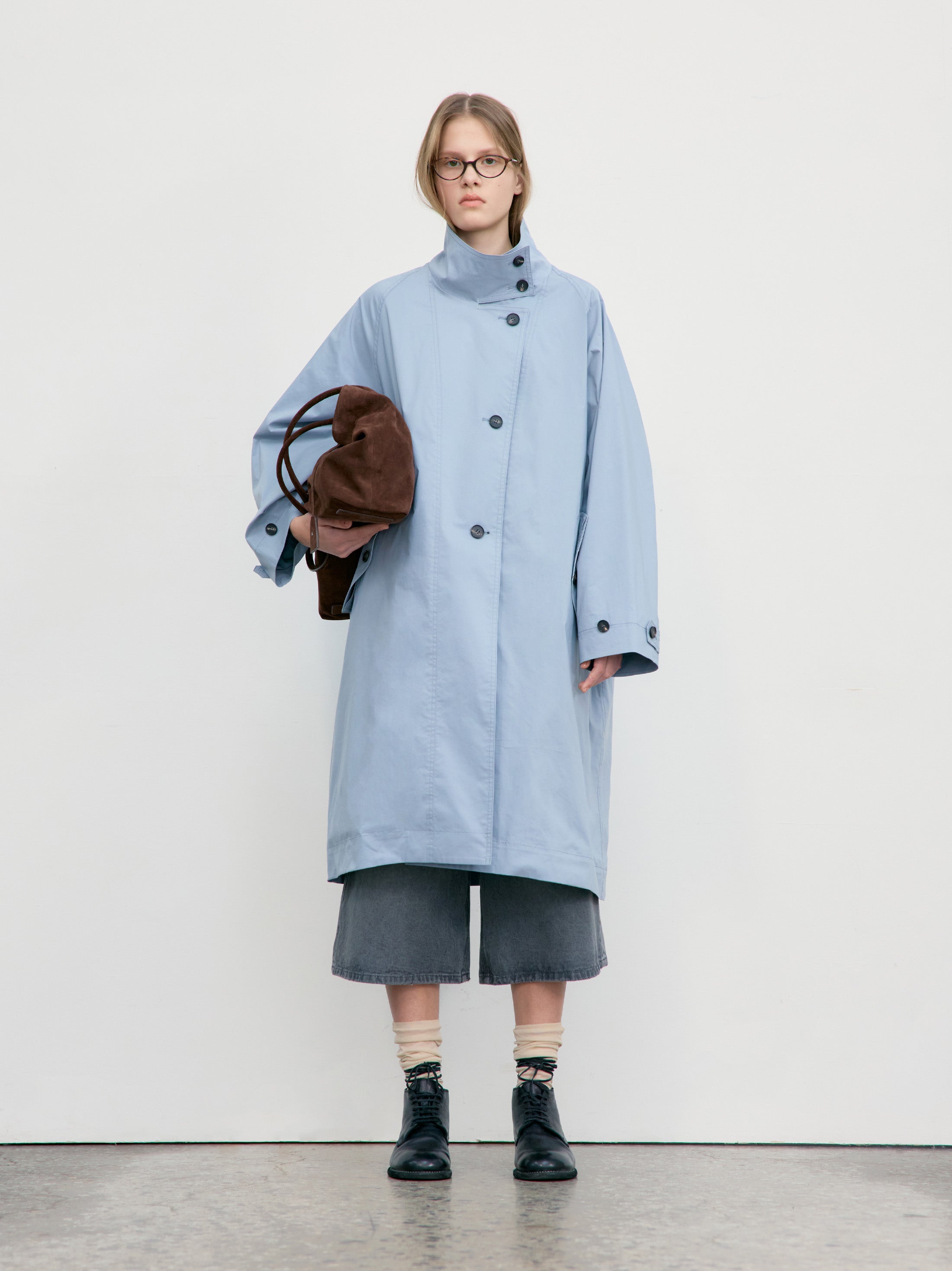 Low Classic Raglan High Neck Trench Coat Blue