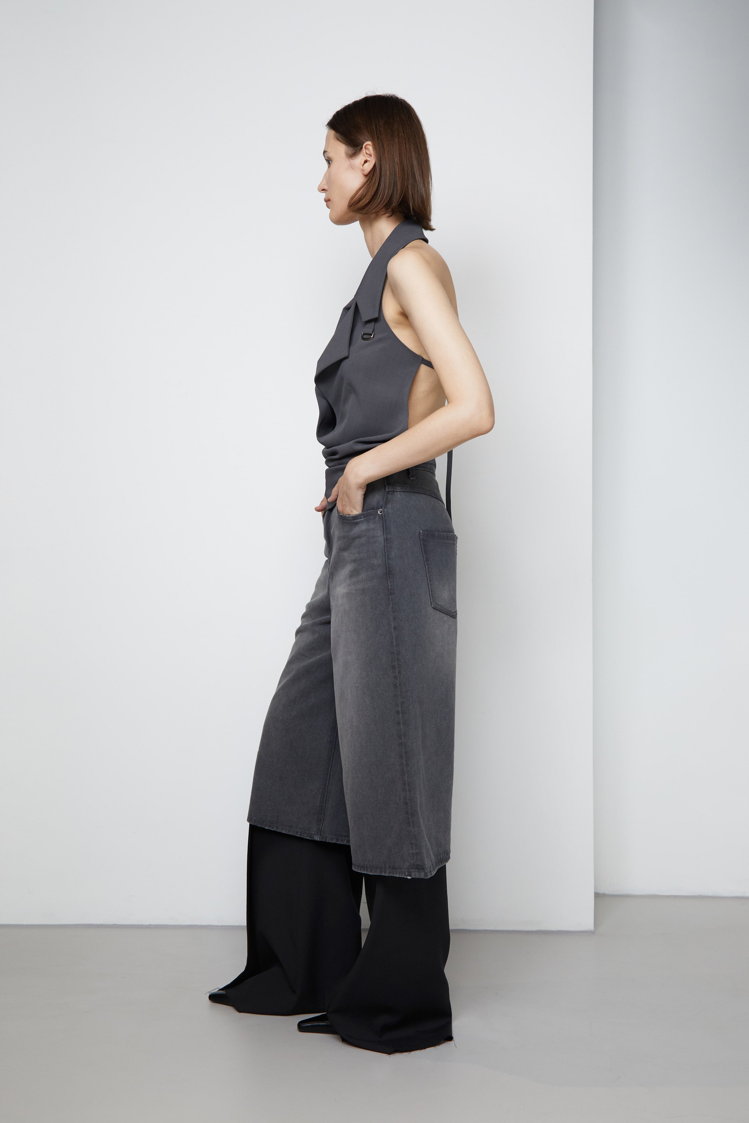 [low_classic] DENIM BERMUDA PANTS
GREY