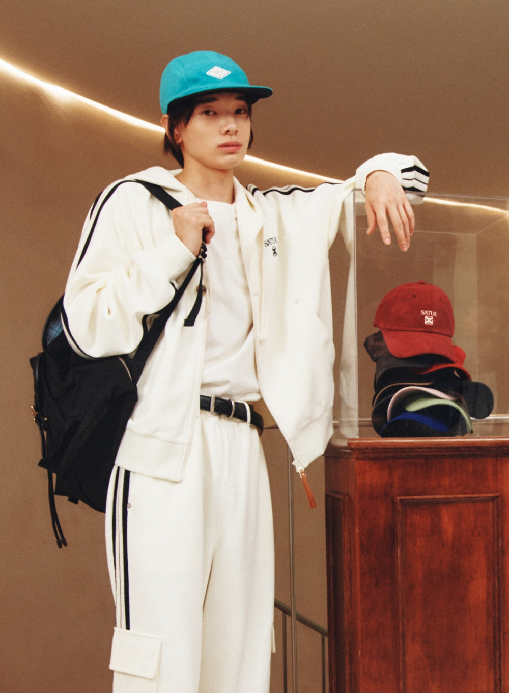 [satur] Pocket Bucket Backpack - Black