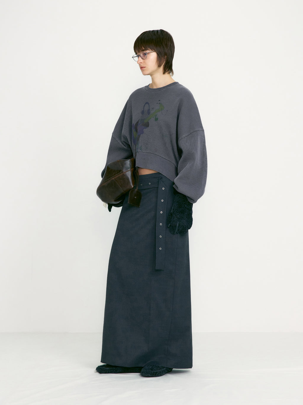 [low_classic] Washed Rockstar Cat Sweatshirt
Greyish Purple