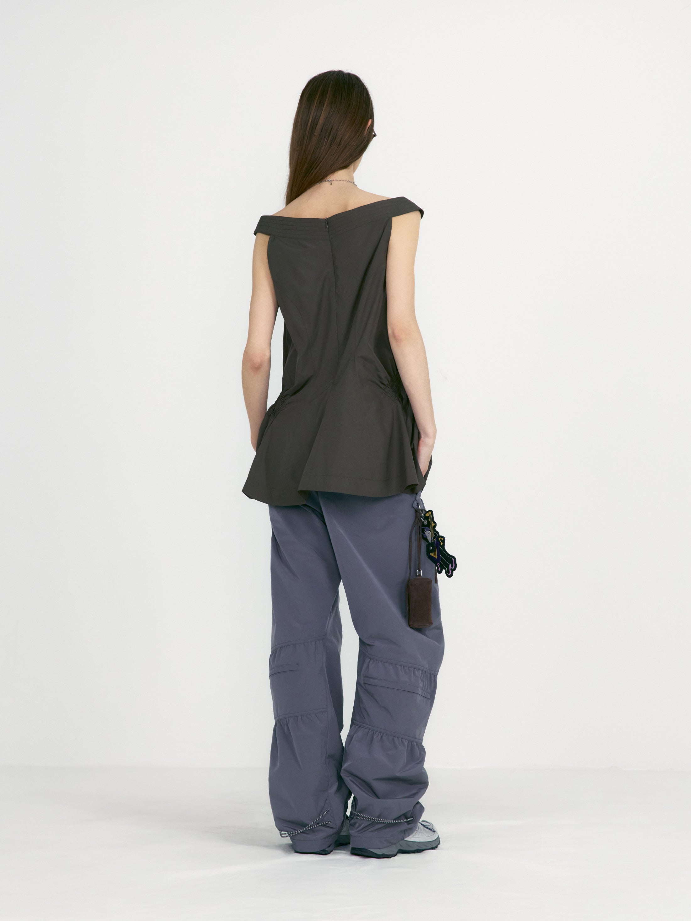 [low_classic] Shirring Padded Pants
Grey