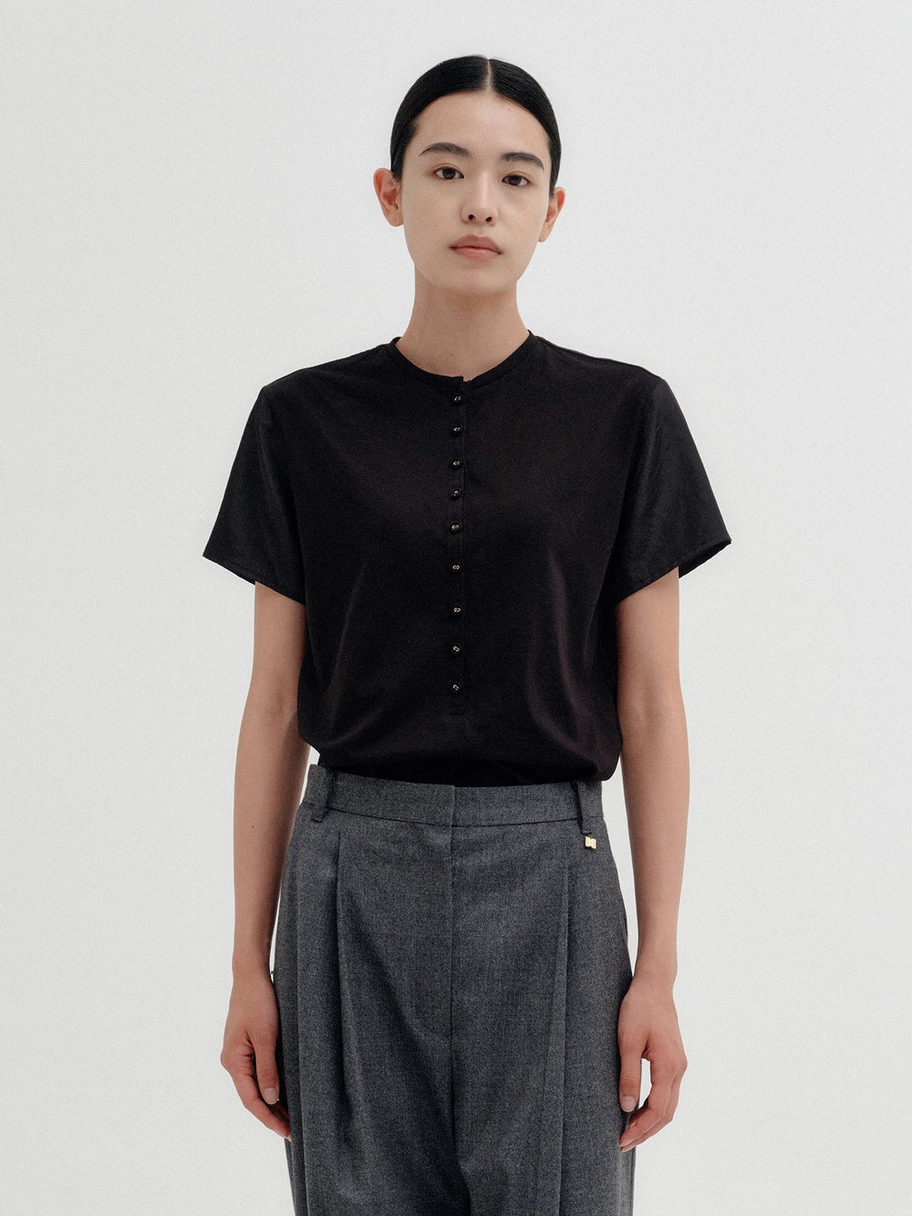 EENK Button-Up Round Neck T-shirt - Black