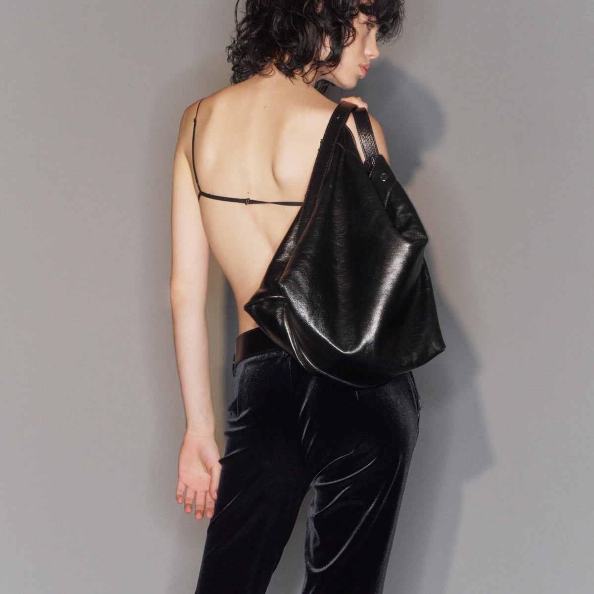 Vunque Perfec Button Up Soft Hobo L Black