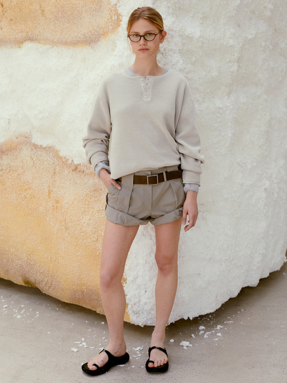 [low_classic] Tuck Point Turn-Up Shorts
Khaki