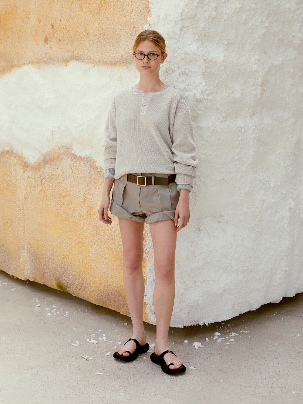 [low_classic] Tuck Point Turn-Up Shorts
Khaki