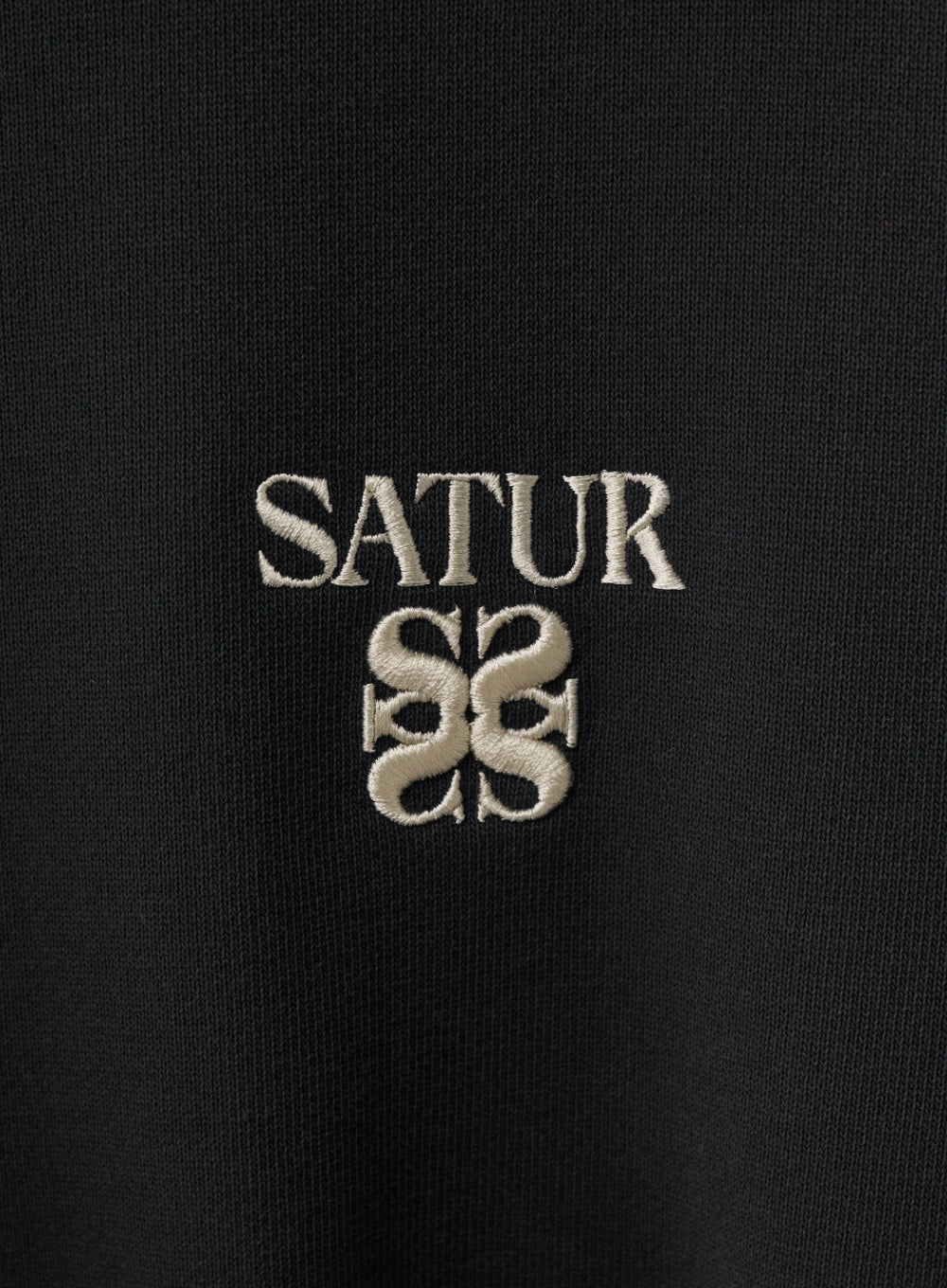 [satur] Loren Small Logo Basic Sweatshirt - Charcoal