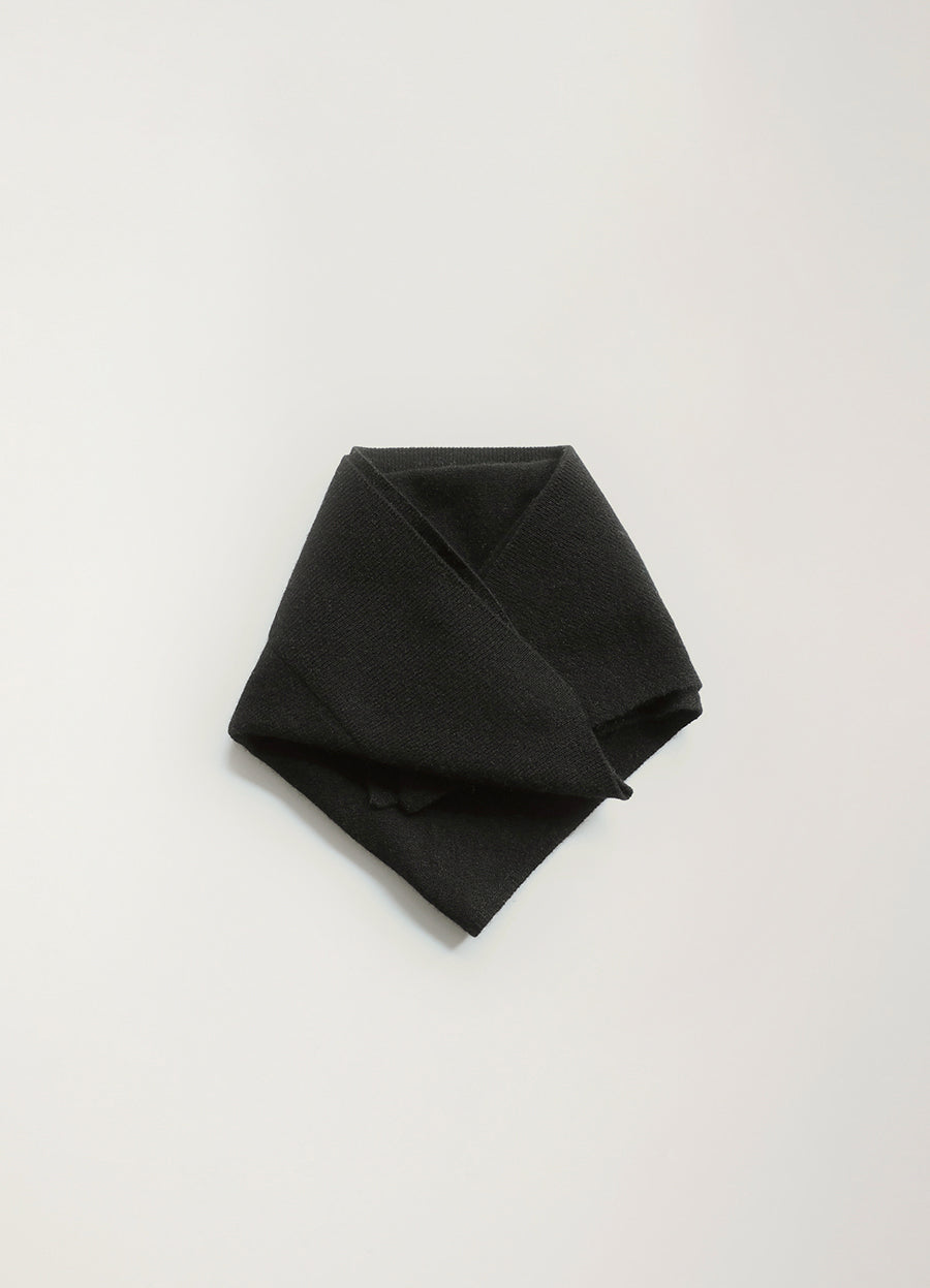 Nothing Written Triangle cashmere muffler (Black)