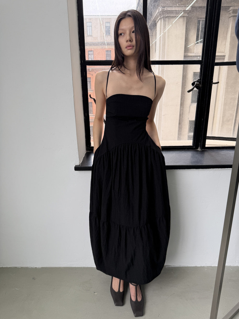 Low Classic Back String Gather Dress Black