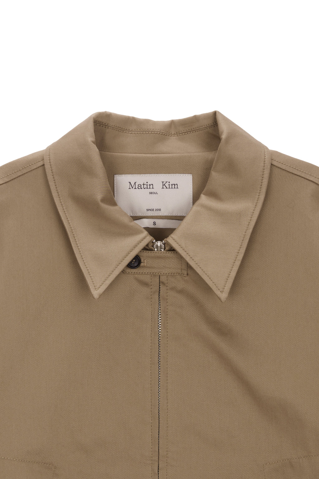 [matinkim] COTTON BLEND COLLAR RELAXED BOMBER JACKET IN BEIGE