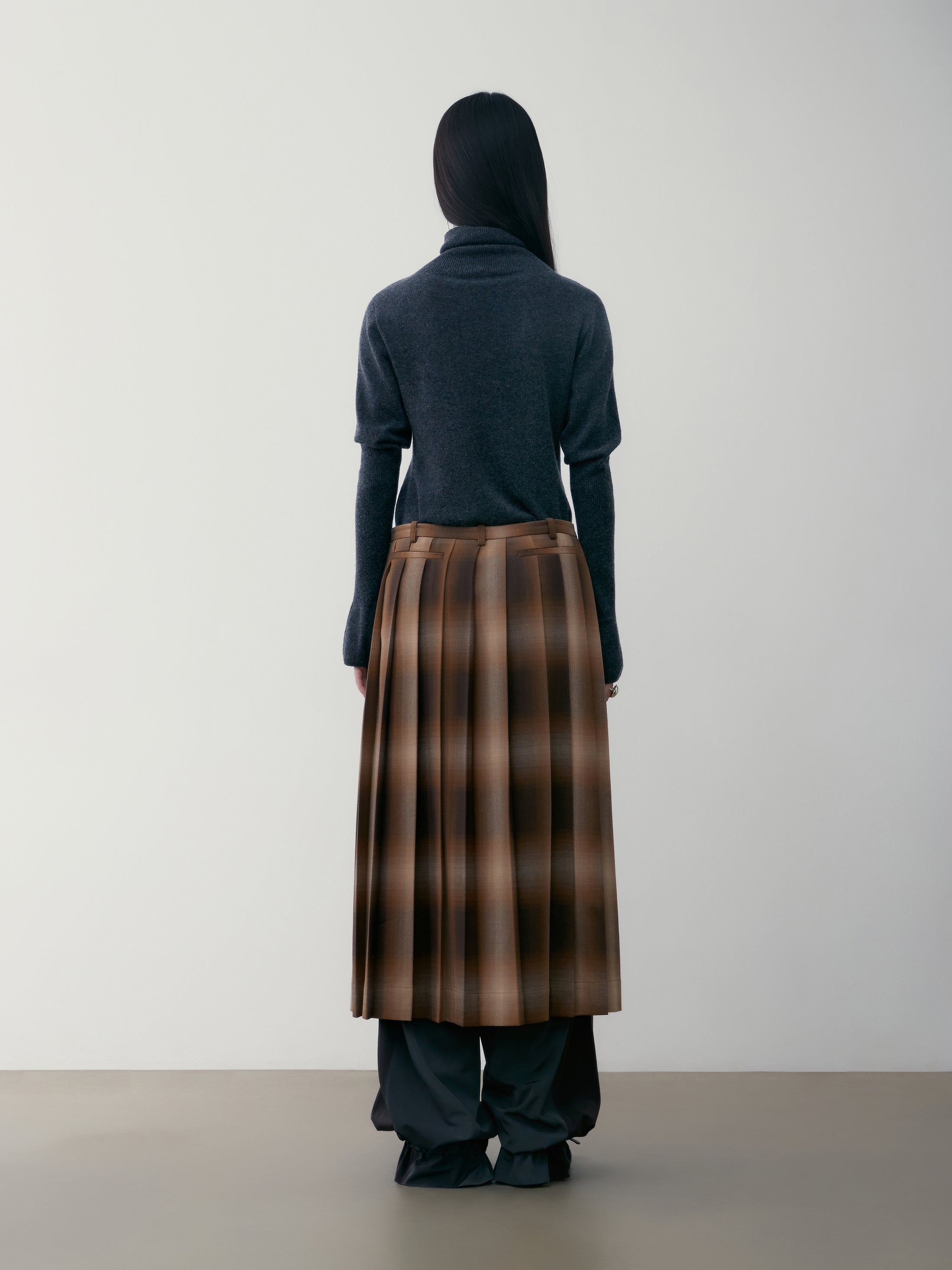 [low_classic] CHECK PLEATED SKIRT
BROWN