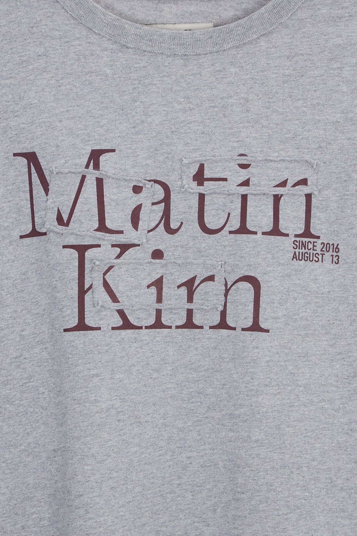 [matinkim] PATCH GRAPHIC LONG SLEEVE TOP IN GREY