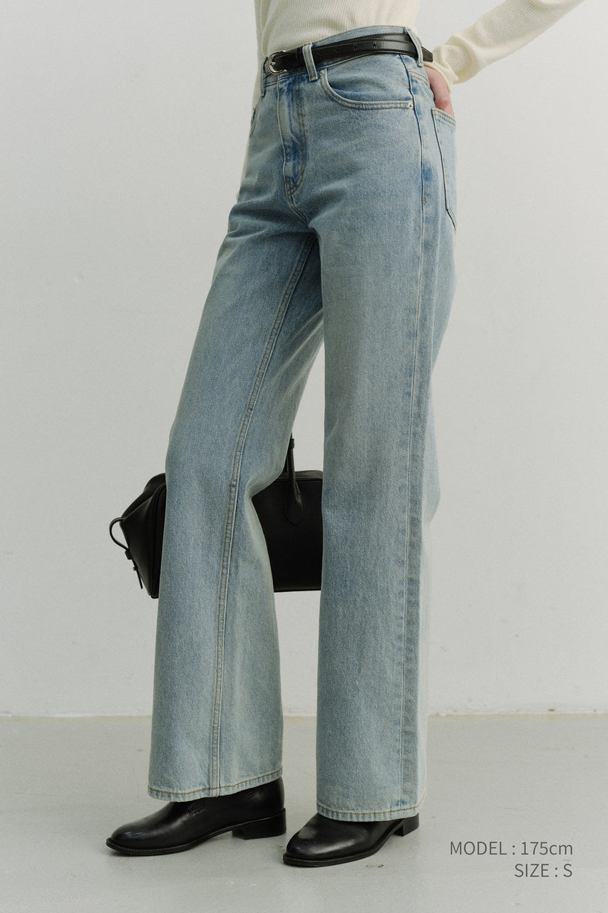Dunst Relaxed Flared Jeans Light Blue