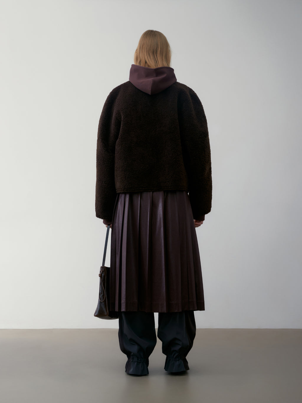 [low_classic] SHORT SHEARLING REVERSIBLE COAT
BROWN