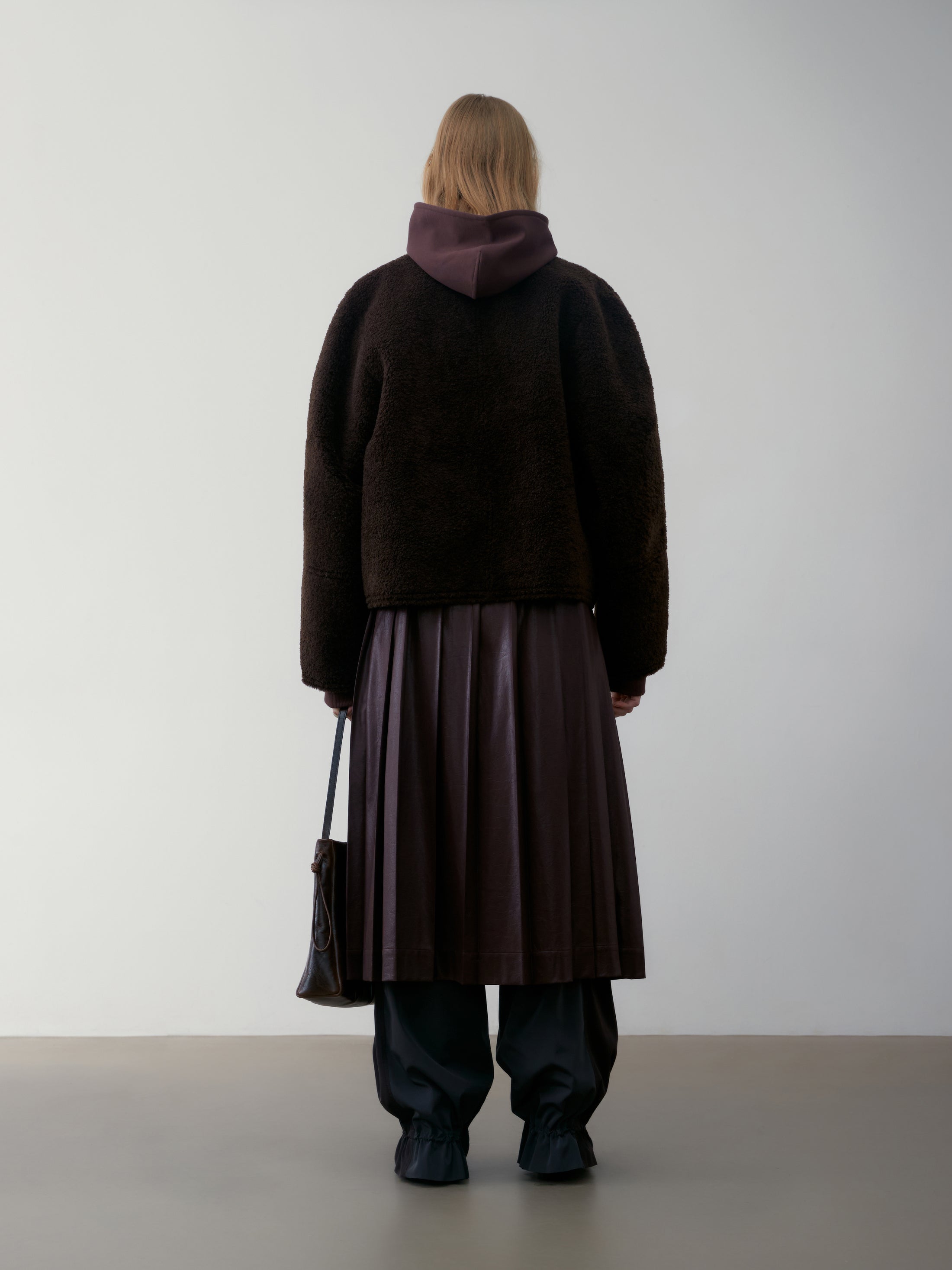 [low_classic] SHORT SHEARLING REVERSIBLE COAT
BROWN