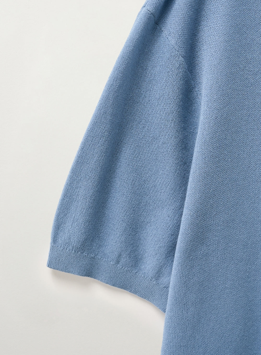 [satur] (W) Light Weight Crew Neck Half Knit - Blue