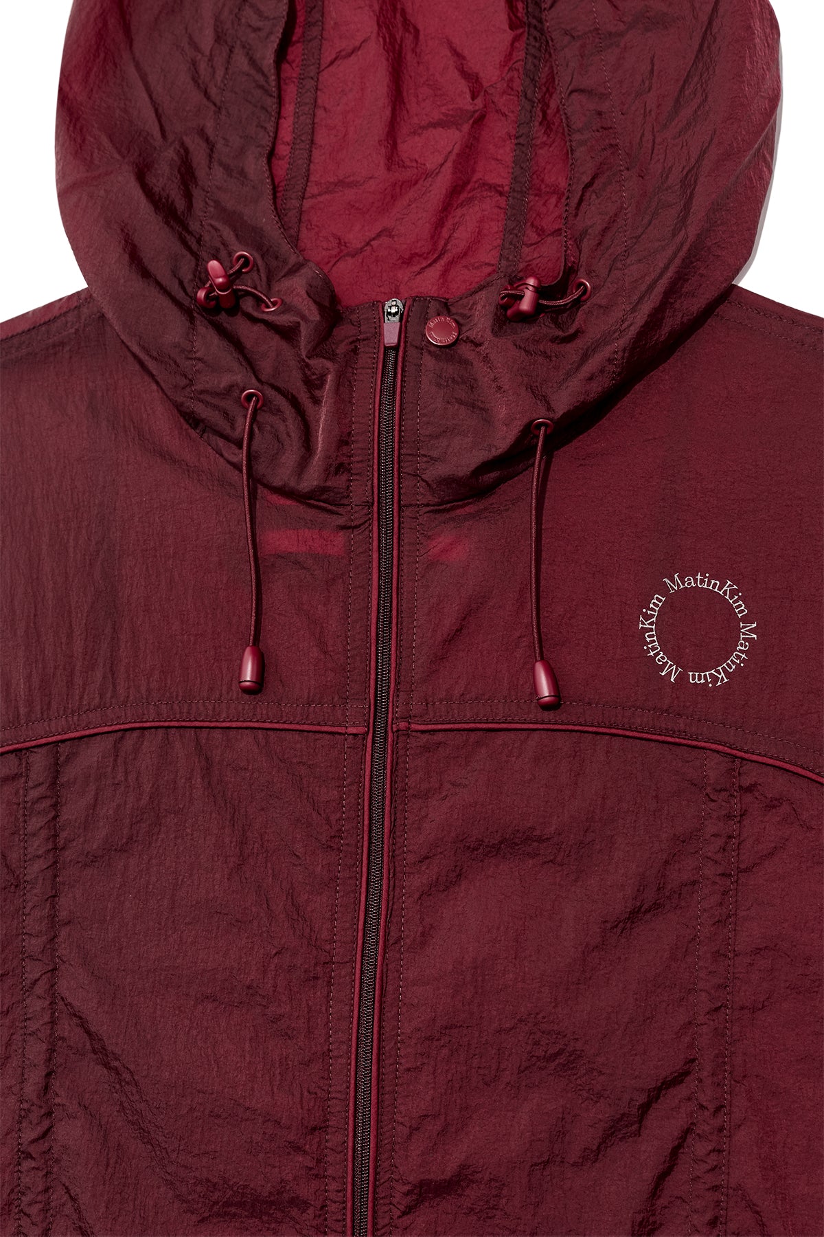 [matinkim] HOODY POINT CROP LIGHT WINDBREAKER IN BURGUNDY