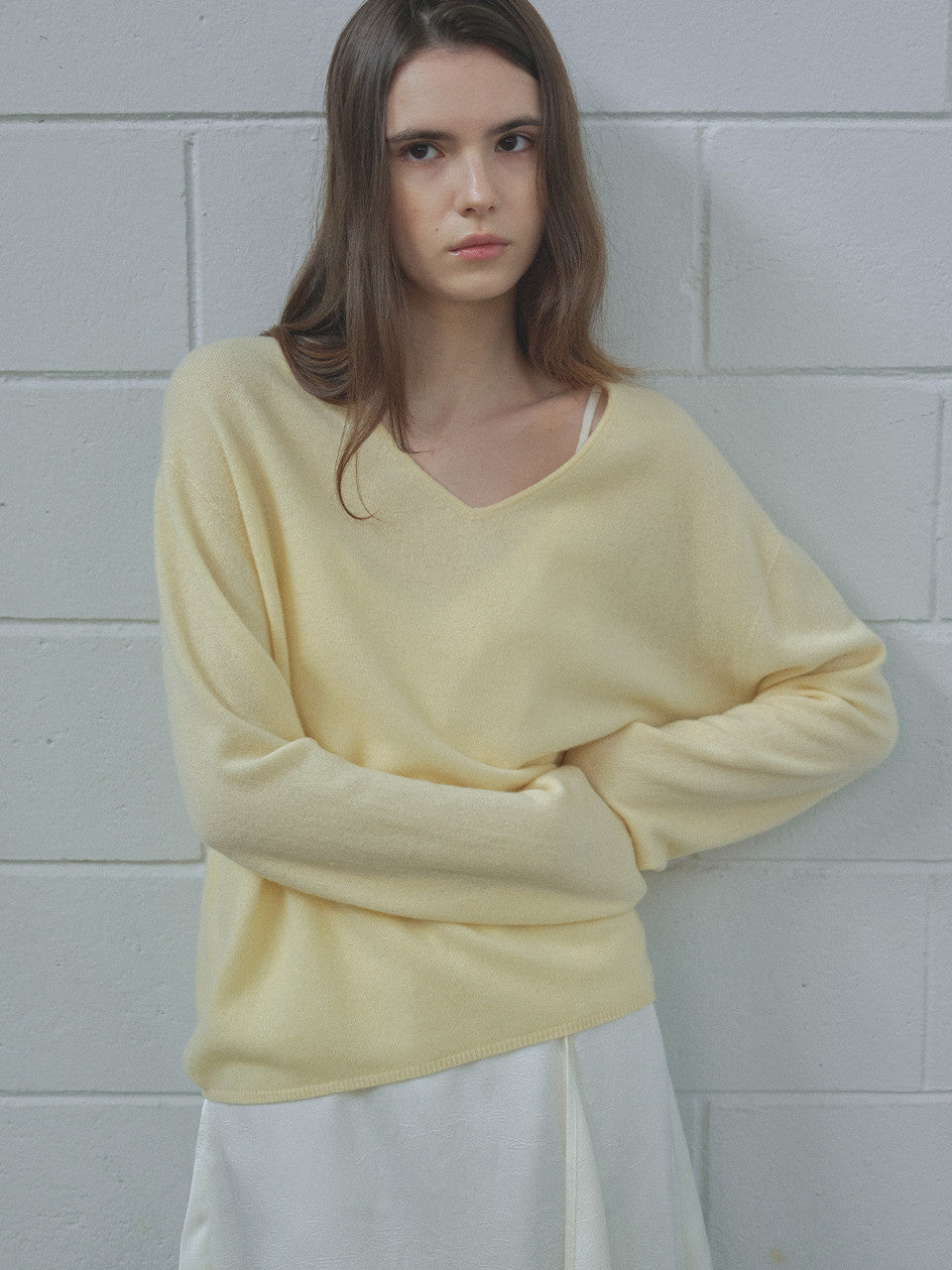 Tillidie Cashmere Blended V-Neck Wool Knit Butter