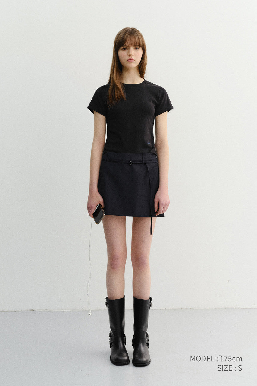 Dunst Curved Hem Slim Top Black